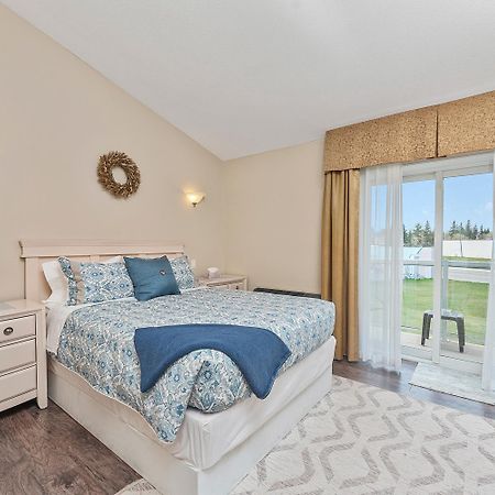 Lakeshore Inn Cold Lake Экстерьер фото