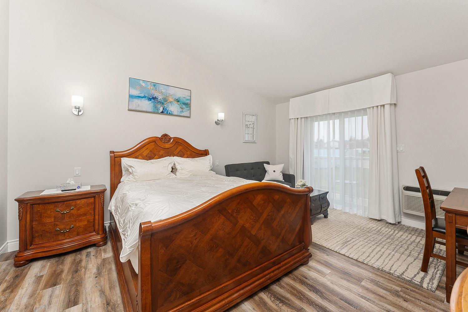 Lakeshore Inn Cold Lake Экстерьер фото