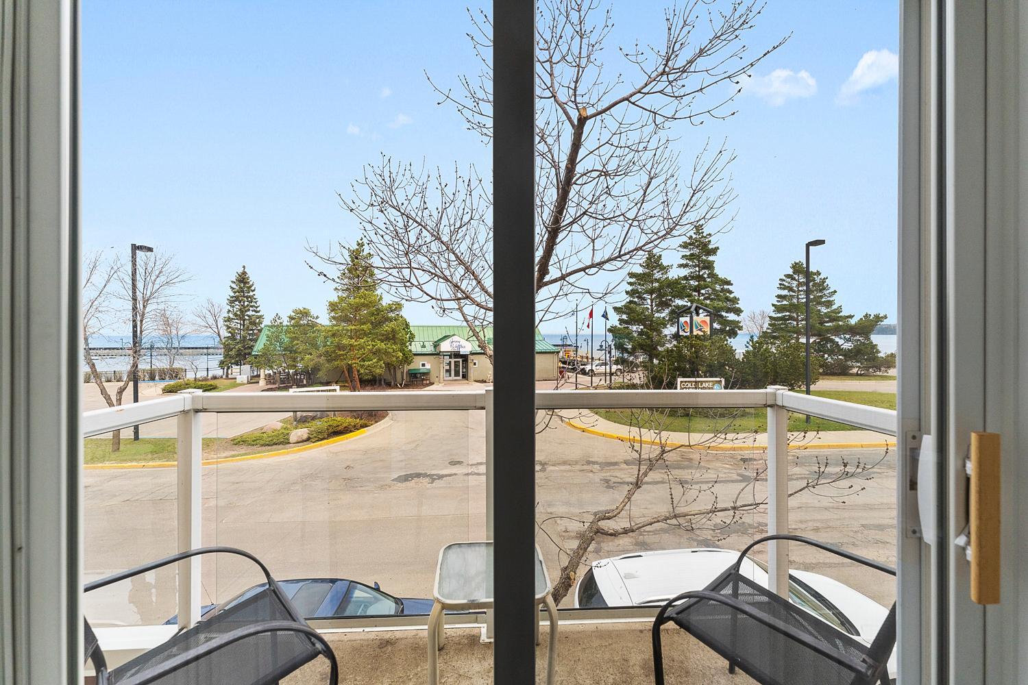 Lakeshore Inn Cold Lake Экстерьер фото