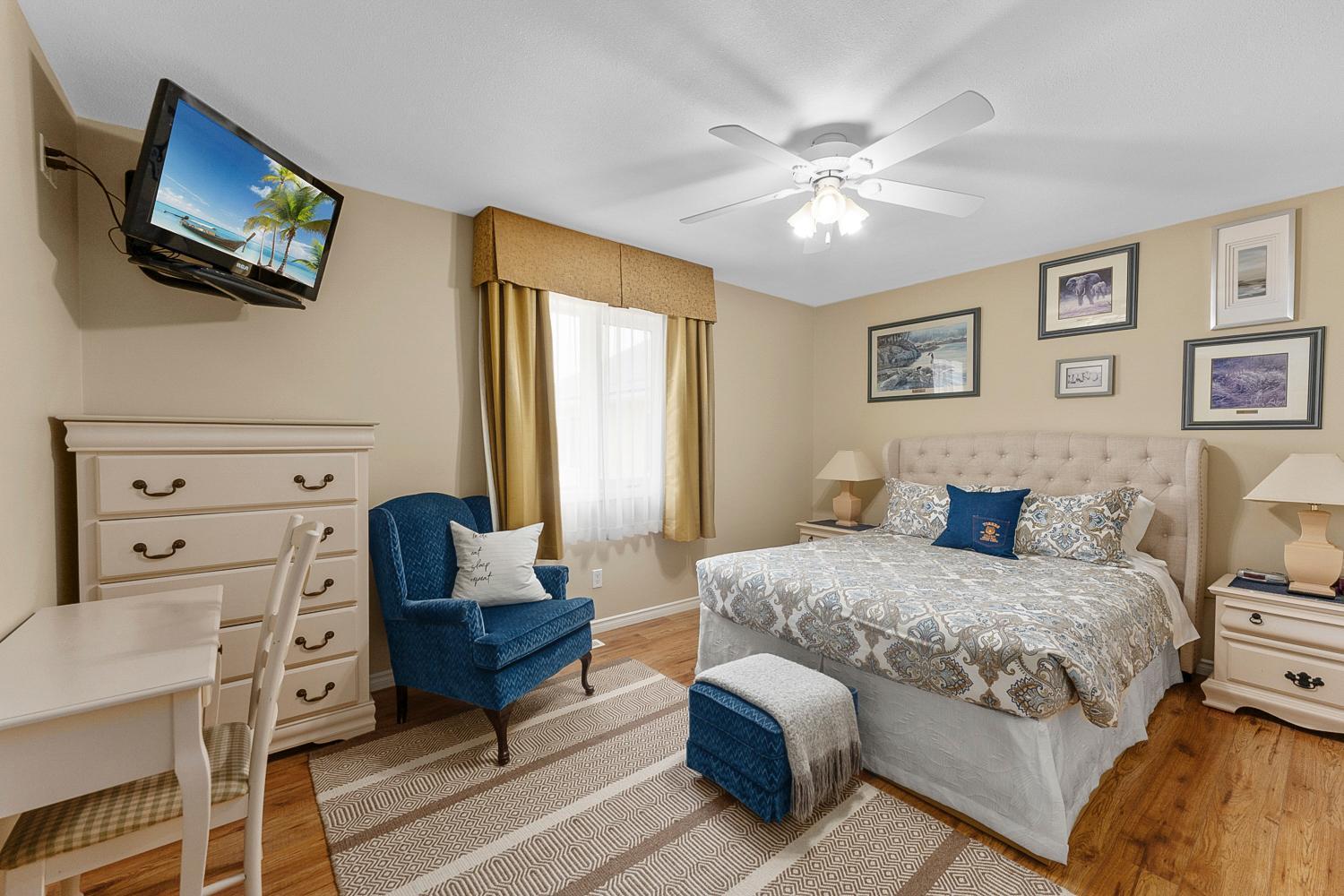 Lakeshore Inn Cold Lake Экстерьер фото